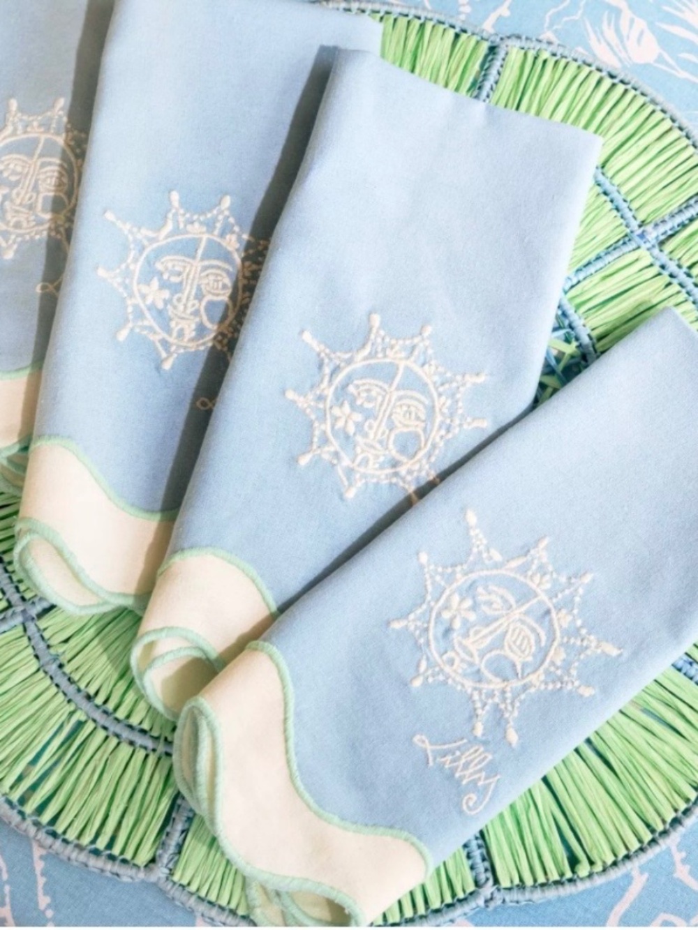 Lilly Pulitzer 4 Embroidered Scalloped Dinner Napkins in Hydrangea Blue - NWT